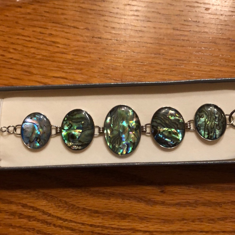 Bangle bracelet